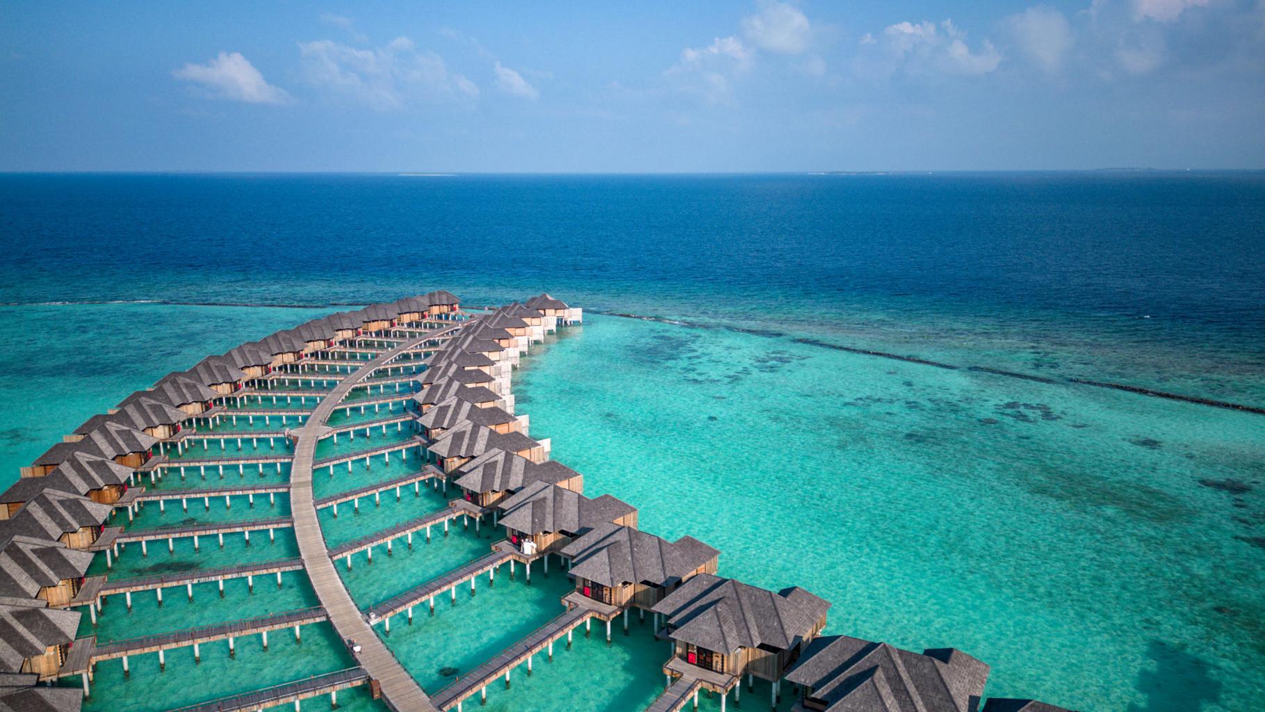 Maldives Destination Overview – Luxury Islands, Marine Life & Indian Ocean