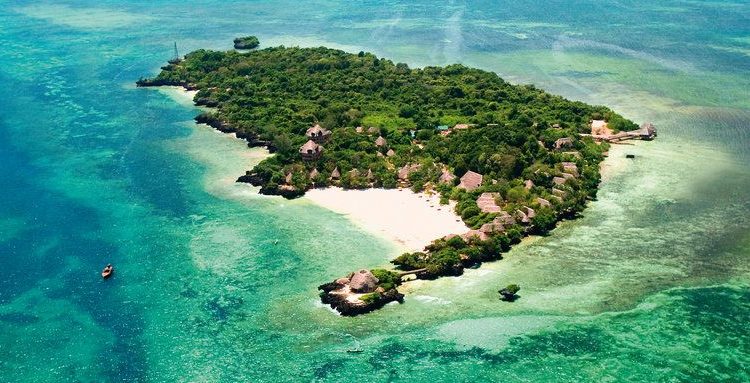 Watamu Marine National Park & Reserve – Snorkeling, Coral Reefs & Pristine Beaches in Kenya