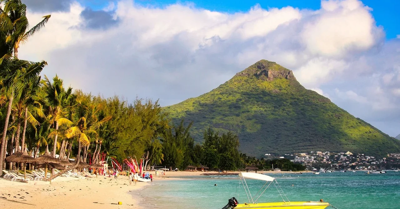 Mauritius Holidays: A Complete Guide to One of the Indian Ocean’s Most Beautiful Islands